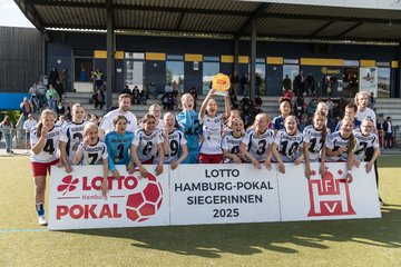 Bild 182 - wBJ Lotto Pokal Finale  Eimsbuetteler TV - Hamburger SV : Ergebnis: 0:3